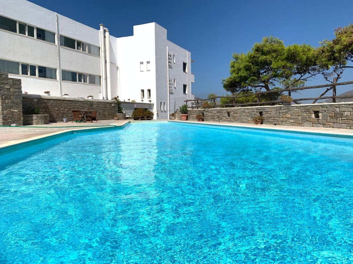 Pandrossos - 3* Páros
